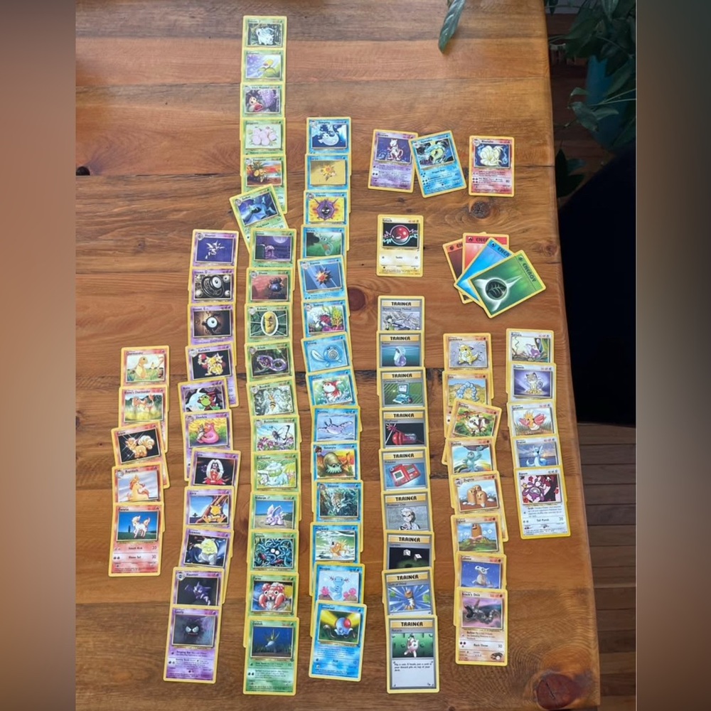 Base Set Pokémon Card Collection w/ 3x Rare Holos